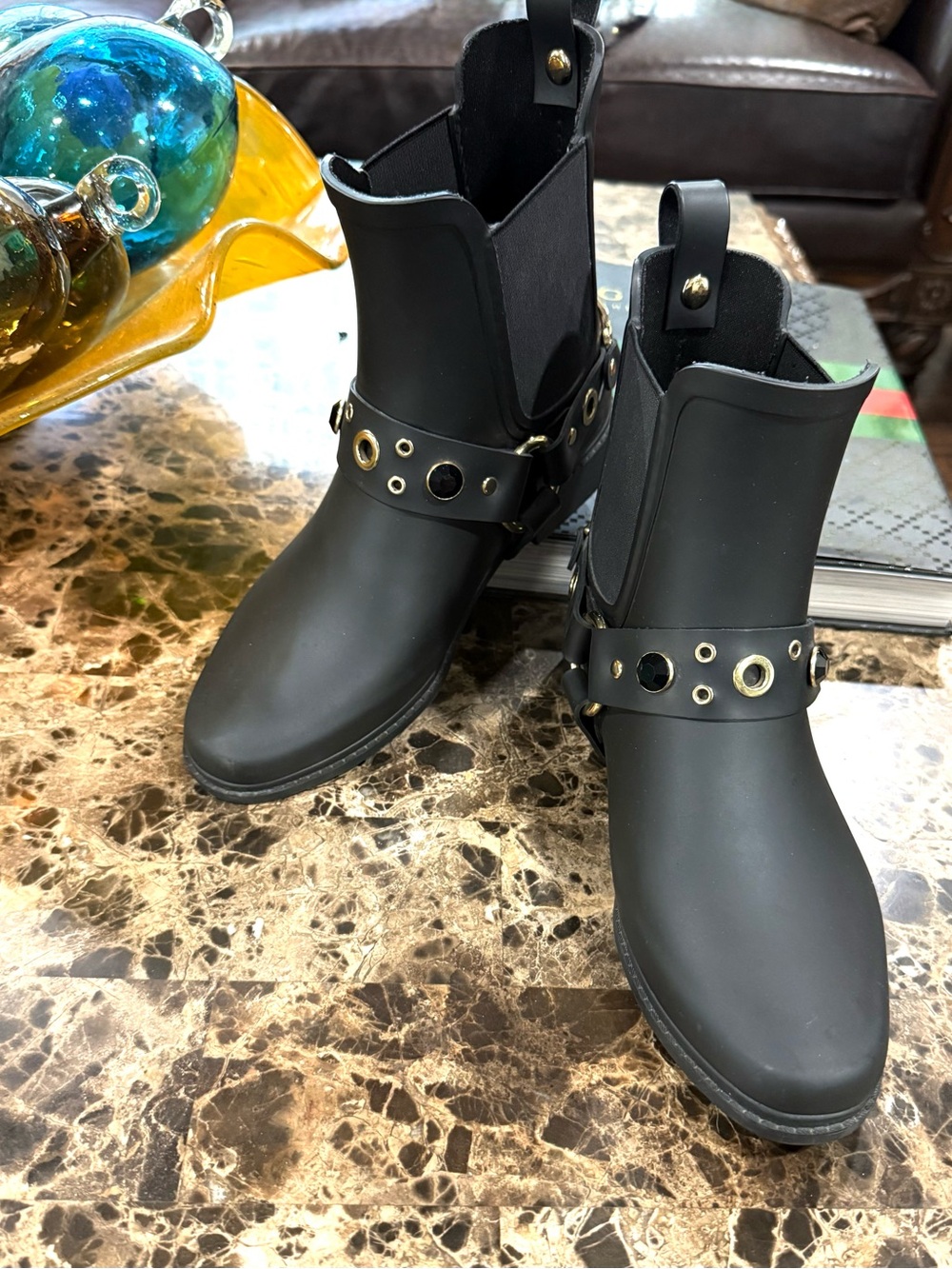 Karl Lagerfeld Paris Black Booties Gold Hardware Chelsea Boots, Wm 8